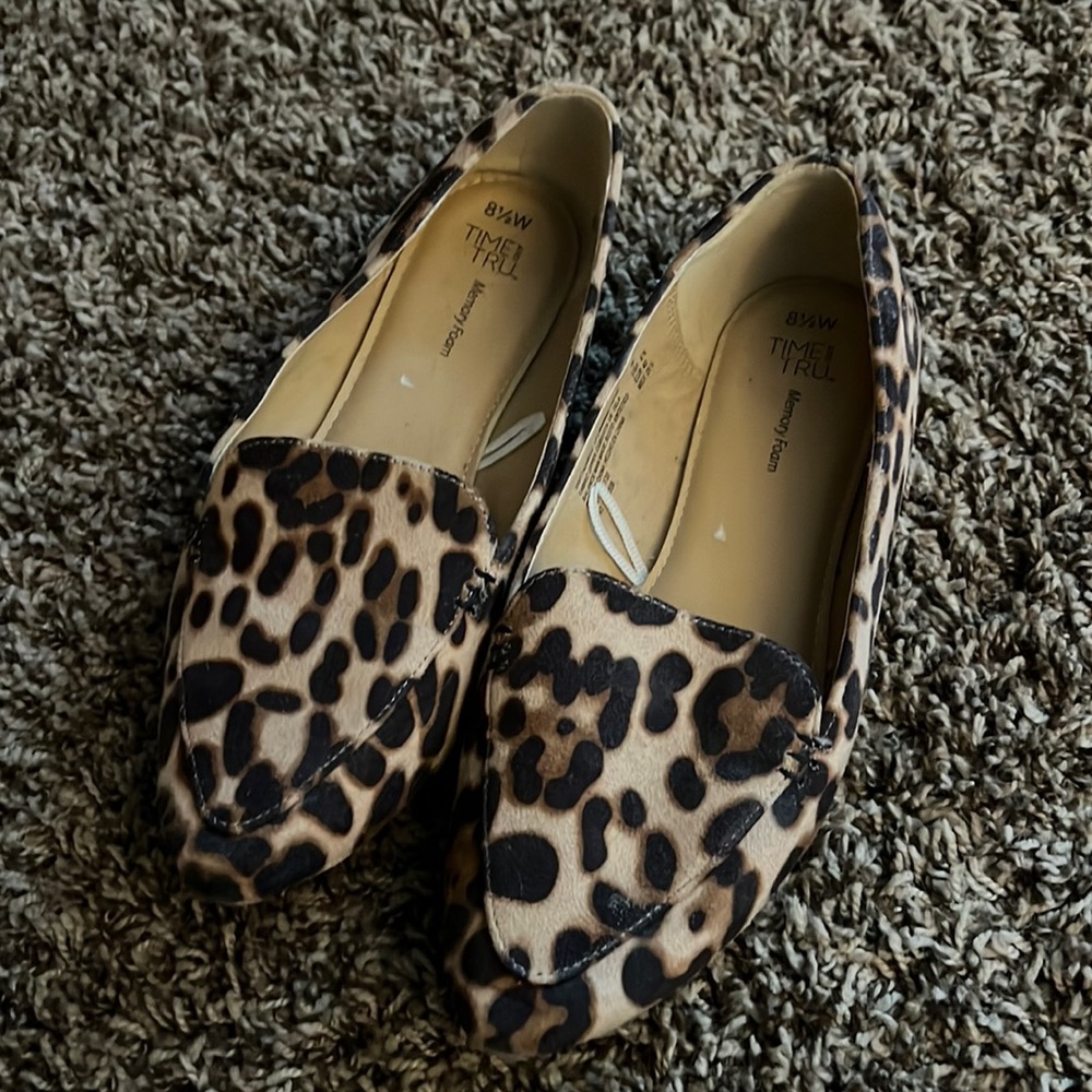 Leopard print flats